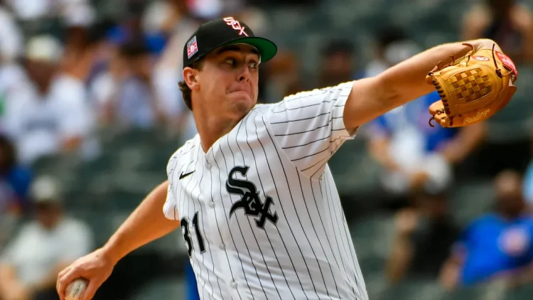 Grant Davis throwing a pitch